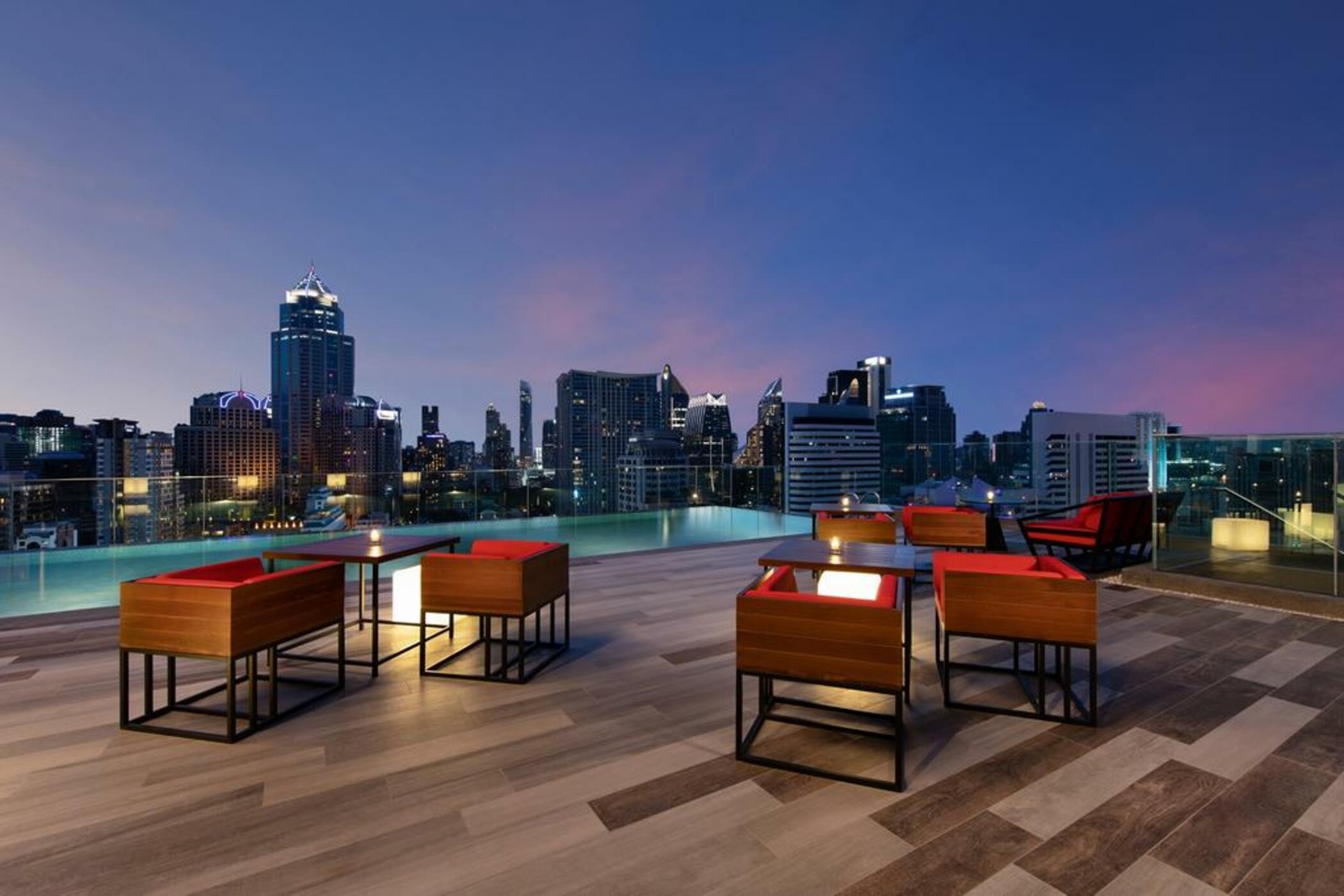 Novotel Bangkok Sukhumvit 4 Exteriör bild